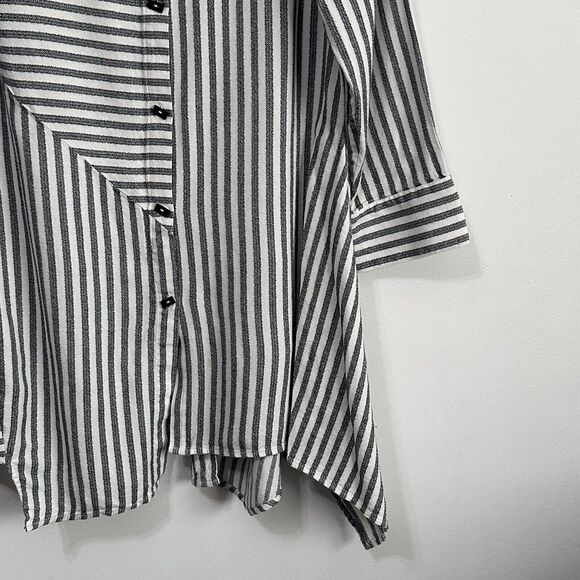 Soft Surroundings Standout Tunic Top M? Stripe Button Front Asymmetric Hem - Picture 2 of 12
